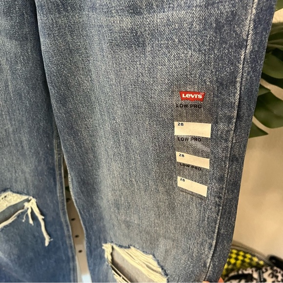 ✨ Levi’s Low Pro Straight Distressed Jeans Sz 28 | Mid Rise Relaxed Fit Denim - Picture 5 of 9